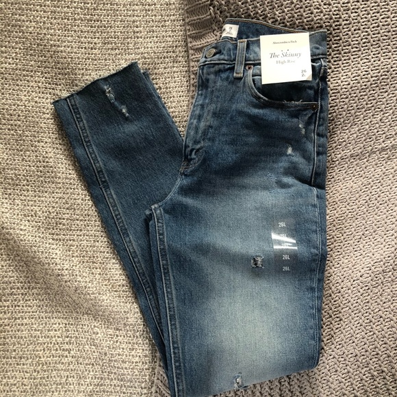 A&F HIGH RISE SKINNY - Picture 2 of 4